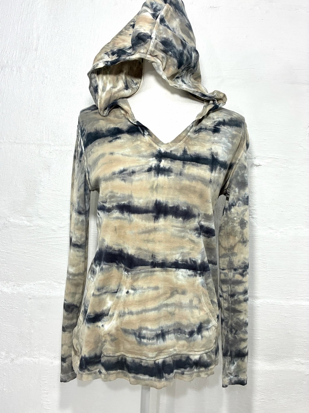 AMERICAN LIVING HOODED TIE DYE LONG SLEEVE TOP